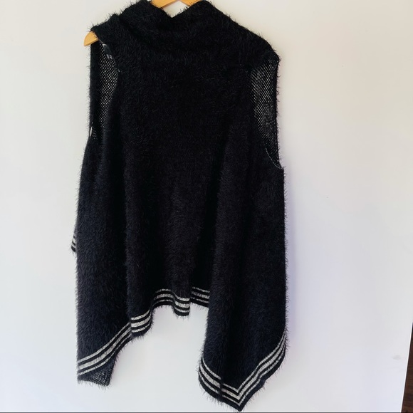 NWT Fuzzy Sleeveless Cardigan - Picture 3 of 7